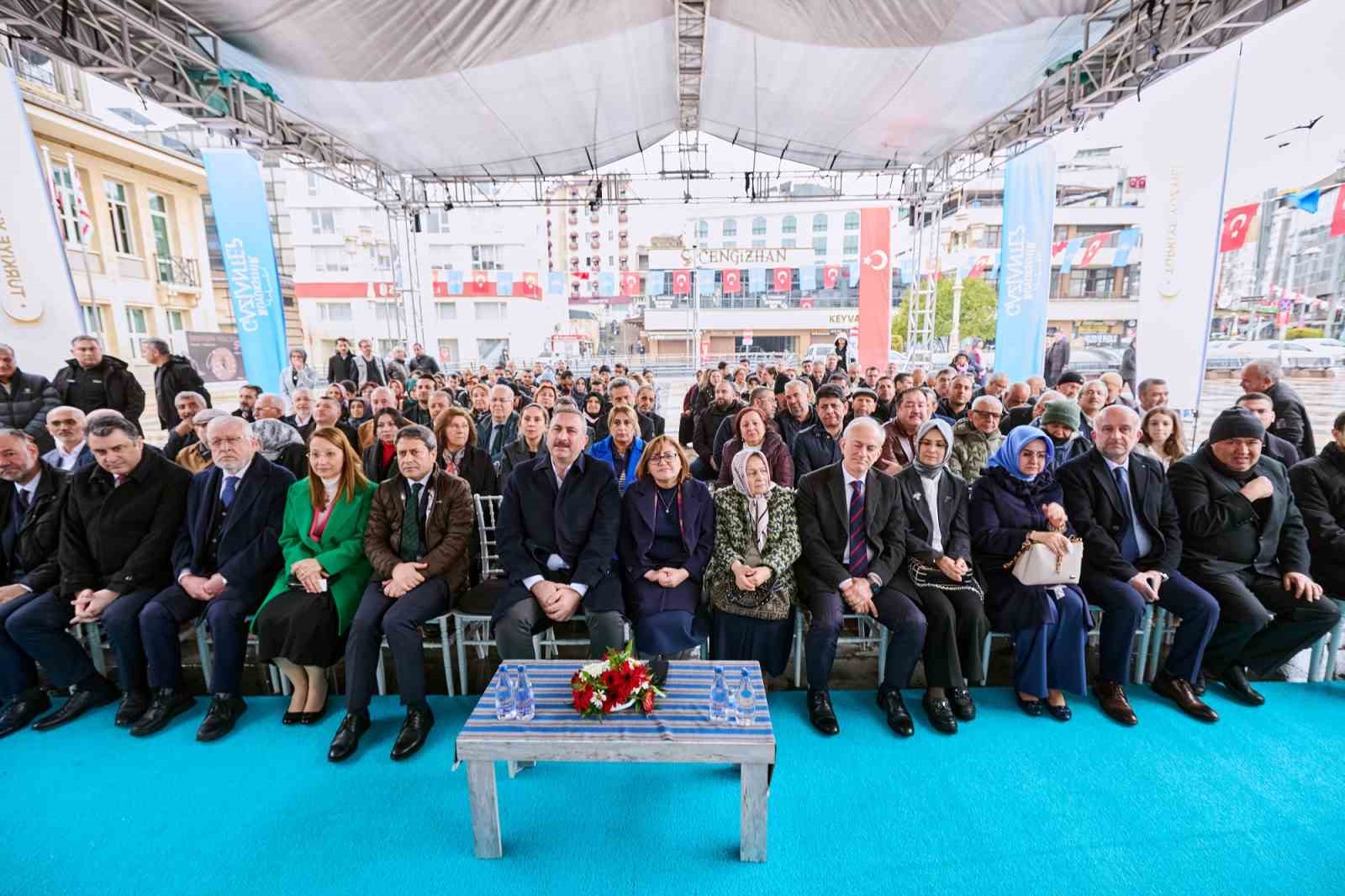 Kahraman Emmioğlu’nun ismi, Gaziantep Sanat Merkezi’nde yaşayacak