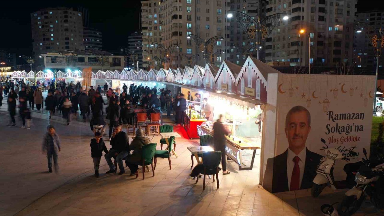 Gaziantep'te Ramazan sokağı yoğun ilgi görüyor