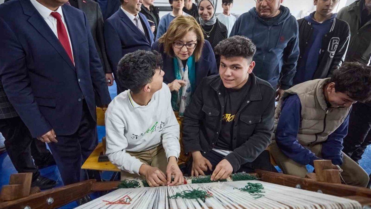 Şahin’den, üreten gençlere destek sözü