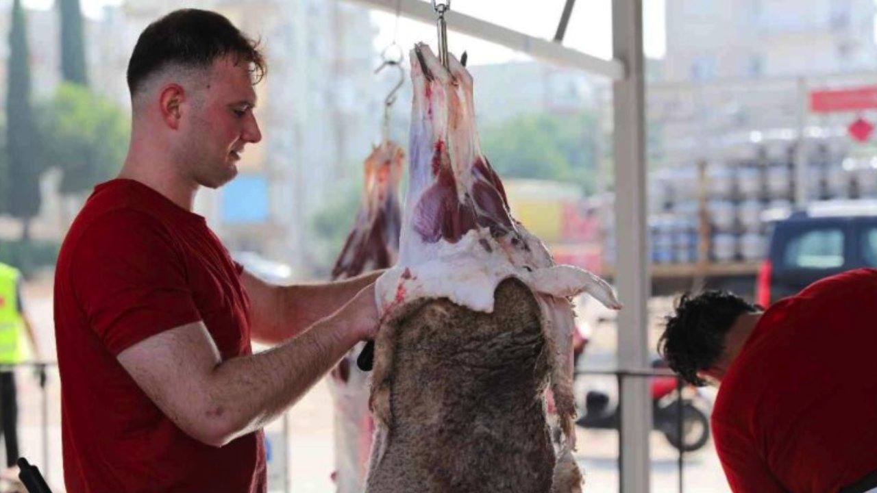 Gaziantep'te Kurban Fiyatlarının Ardından Kesim Ücretleride İsyan Ettirdi! Koyun Kesim Ücreti 800 TL