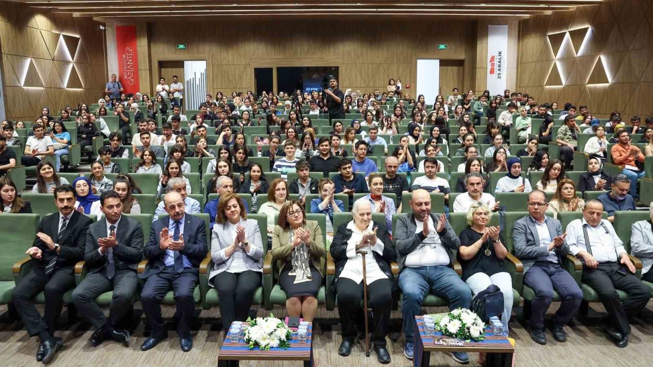 Gaziantep'te Panorama Müzesi’ni gezen Kazım Karabekir Paşa’nın kızı Timsal Karabekir duygu dolu anlar yaşadı