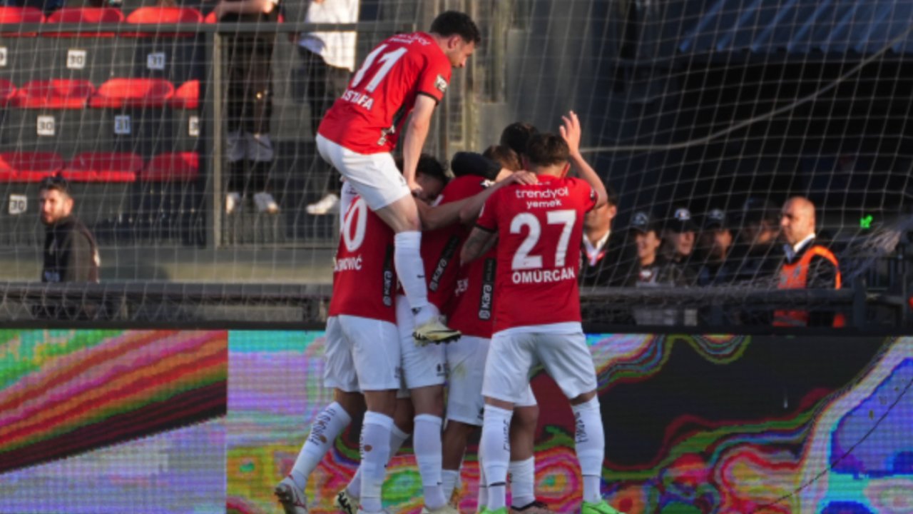 Gaziantep FK, son 3 maçını kazanarak Süper Lig'e tutundu