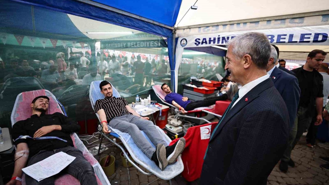 Şahinbey Belediyesi'nin Spor Ayakkabı Hediyeli Kan Bağış Kampanyası Başladı