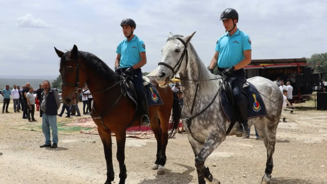 Gazi Şehrin Güvenlik Atlı Jandarma Devriyeleri İle Artıyor