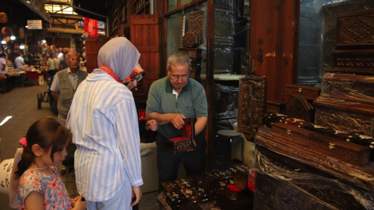 Gaziantep'te El Emeği Göz Nuruyla 65 Yıldır Geçiniyor