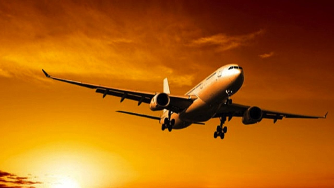 Gaziantep'e İnecek Uçak Şanlıurfaya İndi! Yolcular İsyan Etti