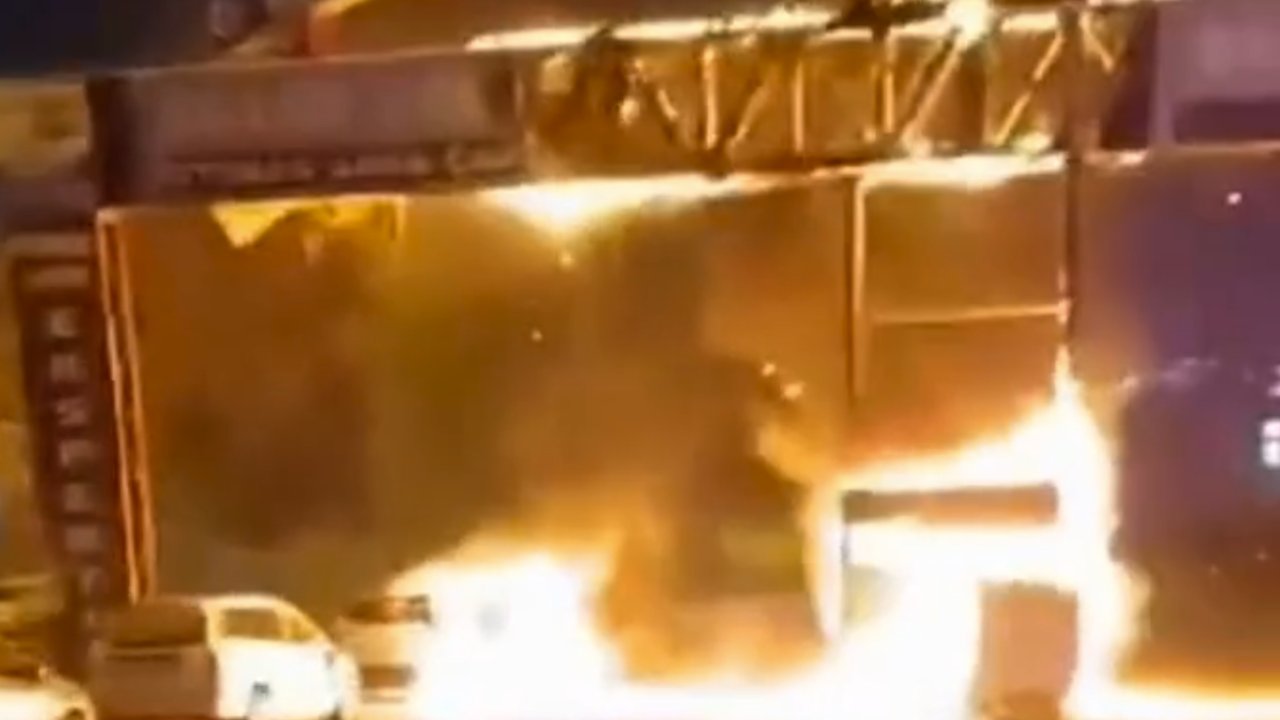 Gaziantep Galericiler Sitesinde Büyük Yangın! Araçlar Bomba Gibi Patladı