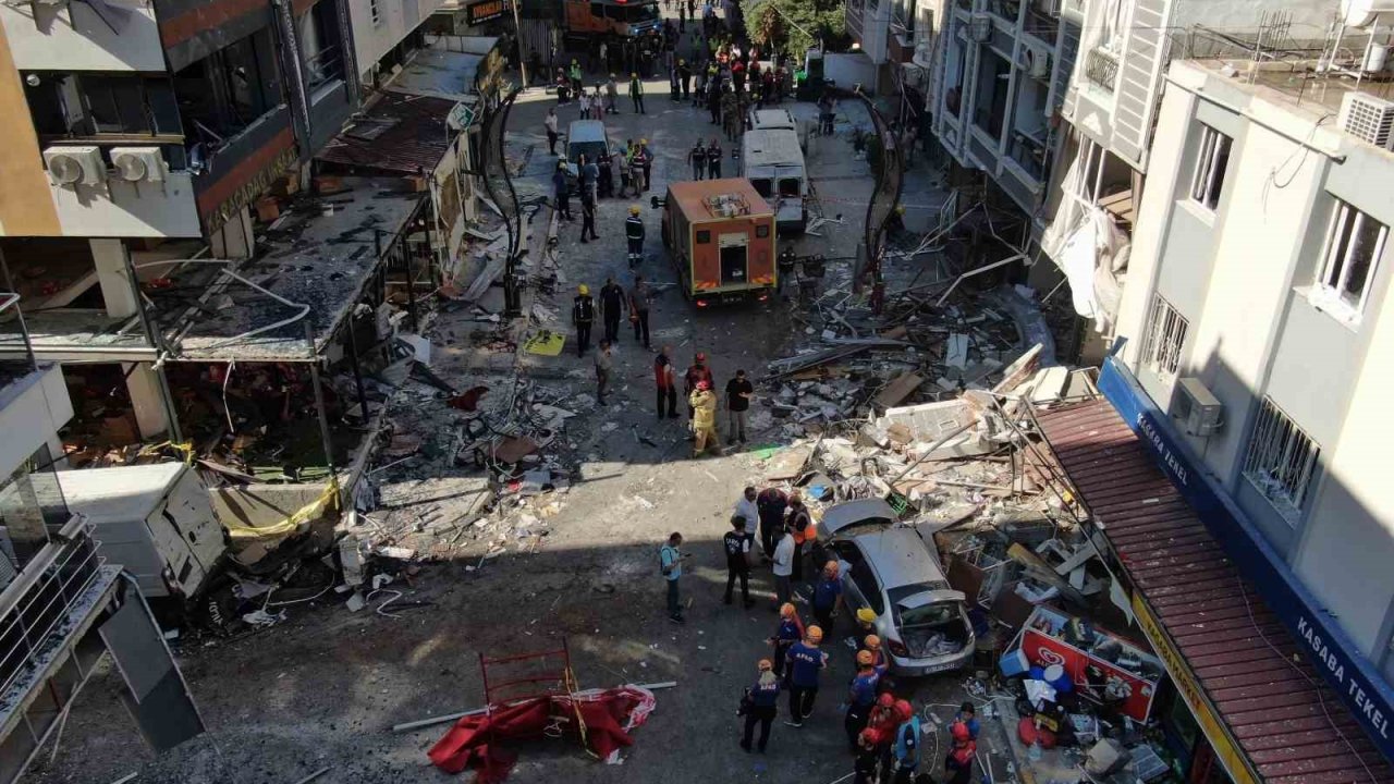 İzmir’deki patlamada 5 kişi öldü, 57 kişi yaralandı...  İş yerinde tüpü değiştiren kişi gözaltına alındı