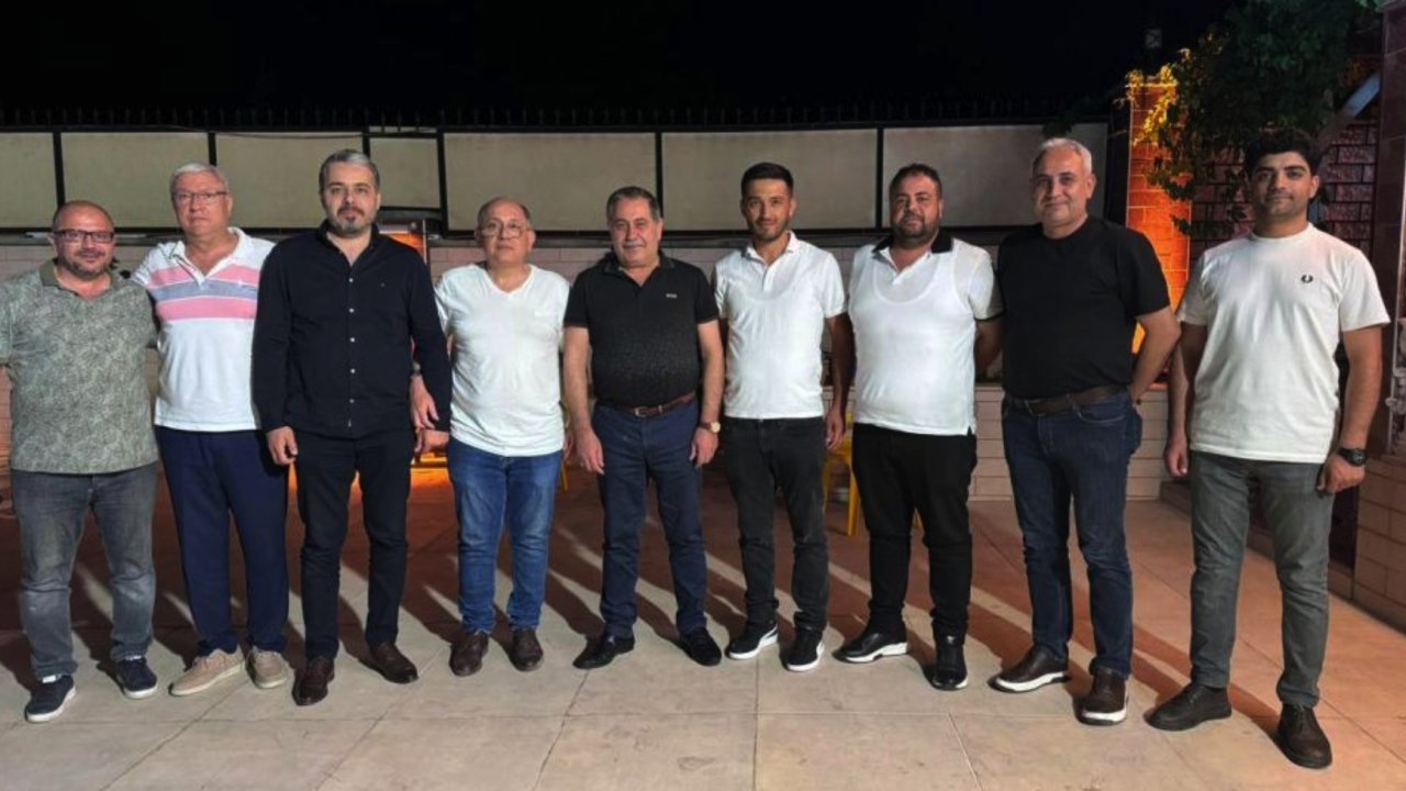 Gaziantepspor EFSANESİ YEŞİL SAHALARA DÖNÜYOR! Gaziantepspor yönetimi, yeni sezon için toplandı