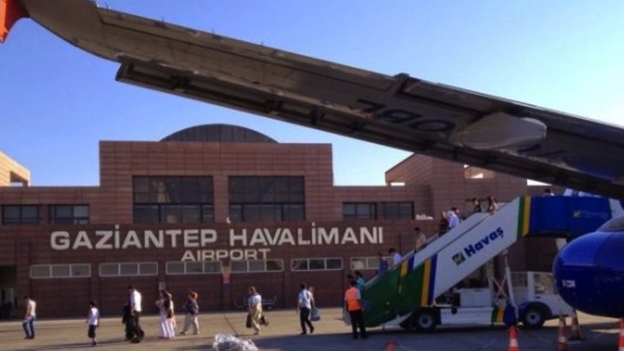 Gaziantep Havalimanı'nda Yolcular ÇILDIRDI!