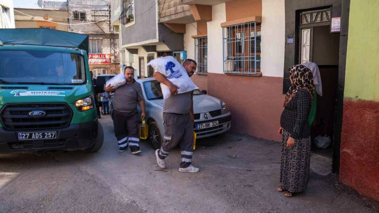 Şehitkamil'de DEV GIDA YARDIMI BAŞLADI! Şehitkamil Belediyesinden 1 günde 2 bin aileye gıda desteği