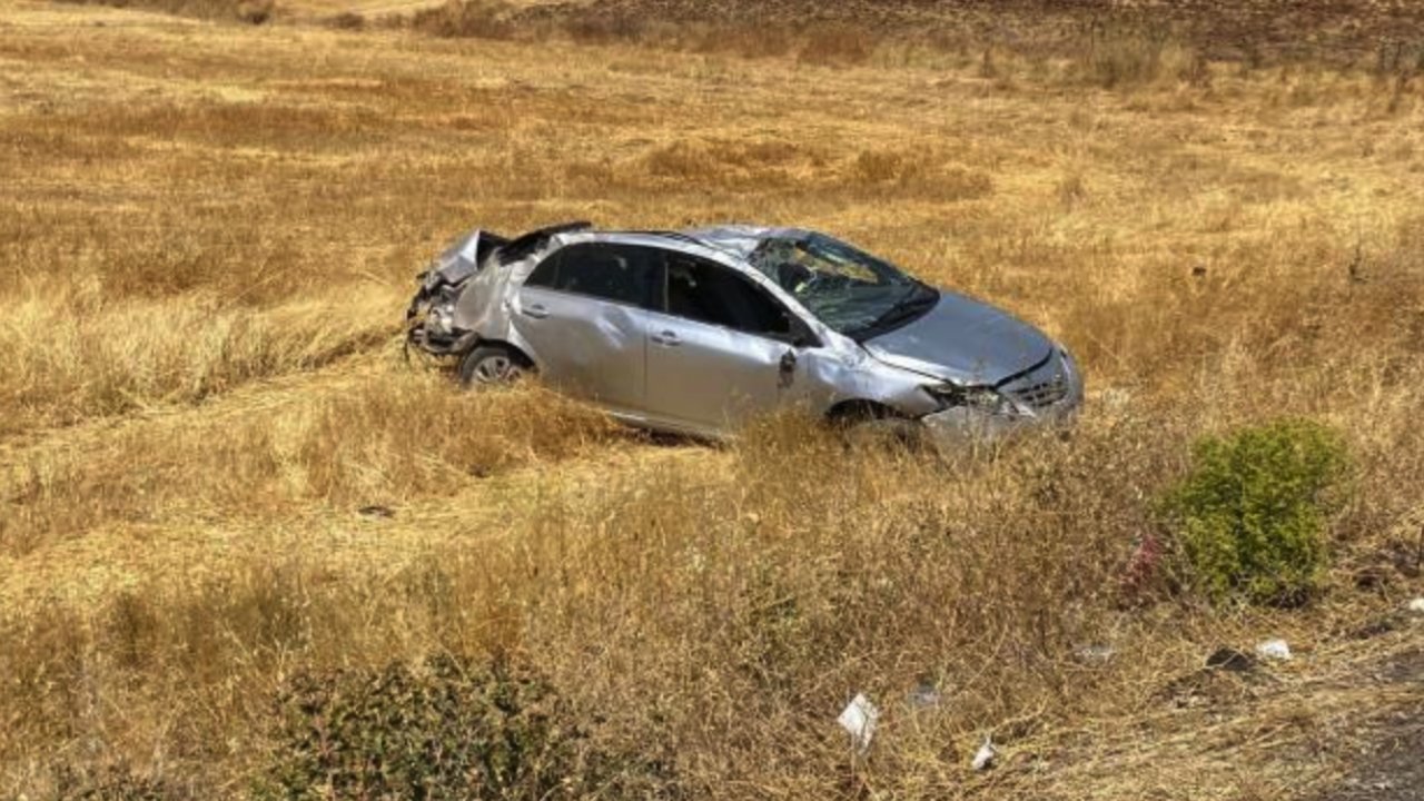 Adıyaman-Gaziantep karayolu'nda otomobil takla attı! AK Parti İlçe Başkanı'nın kardeşi yaralandı