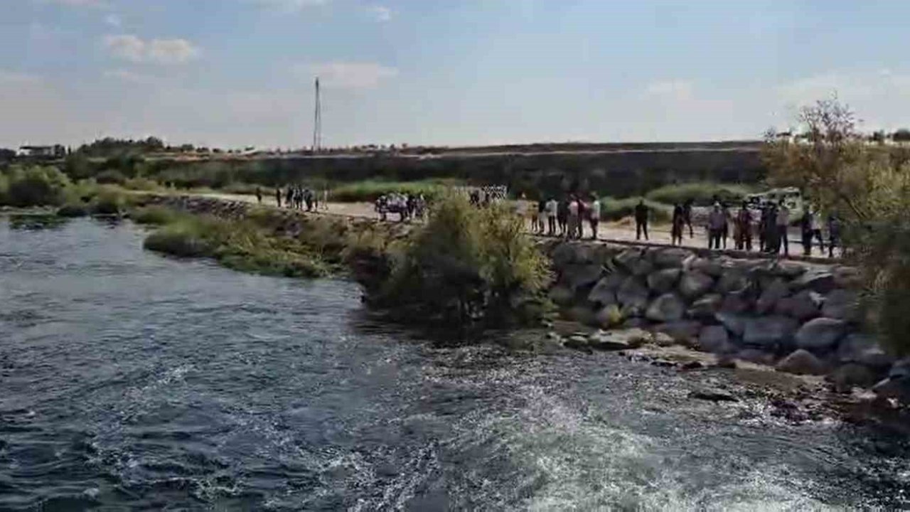 Gaziantep’te serinlemek için Fırat Nehri’ne giren çocuk kayboldu