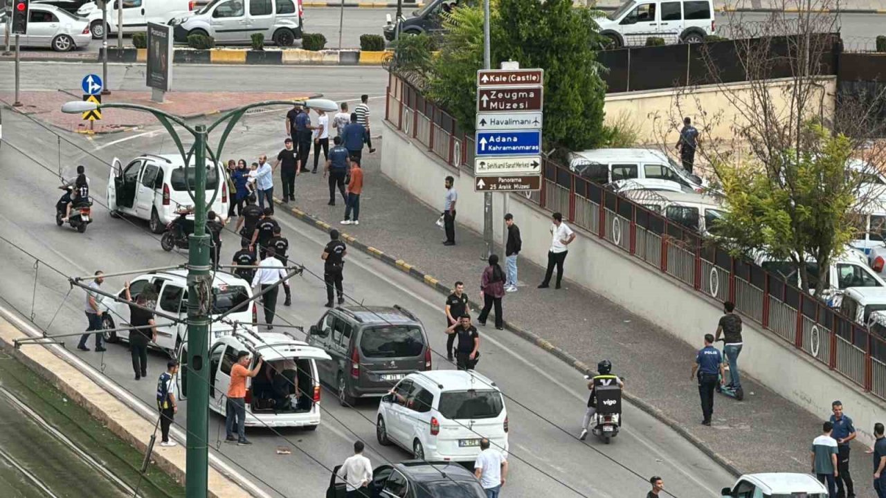 GAZİANTEP'TE TRAFİKTE KAVGA! Çıkan kavgaya 50'ye yakın polis müdahale etti