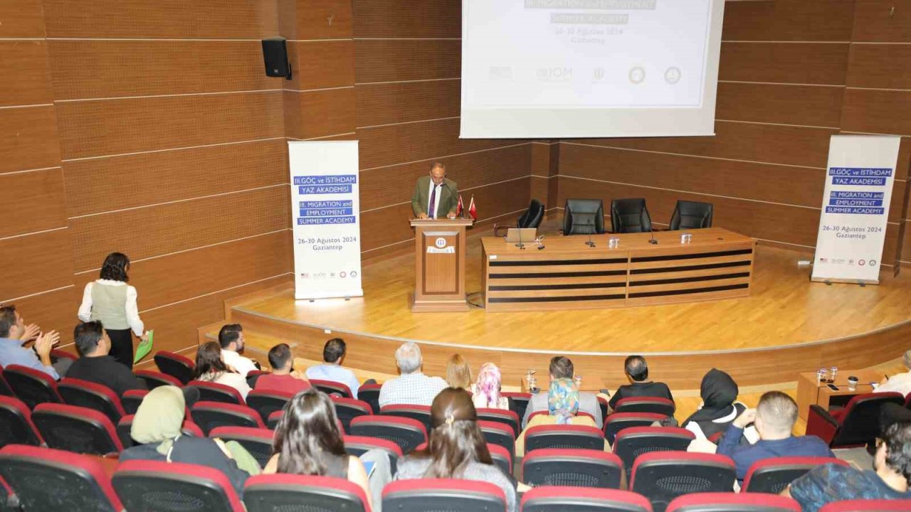 GAÜN’de göç ve istihdam akademisi başladı