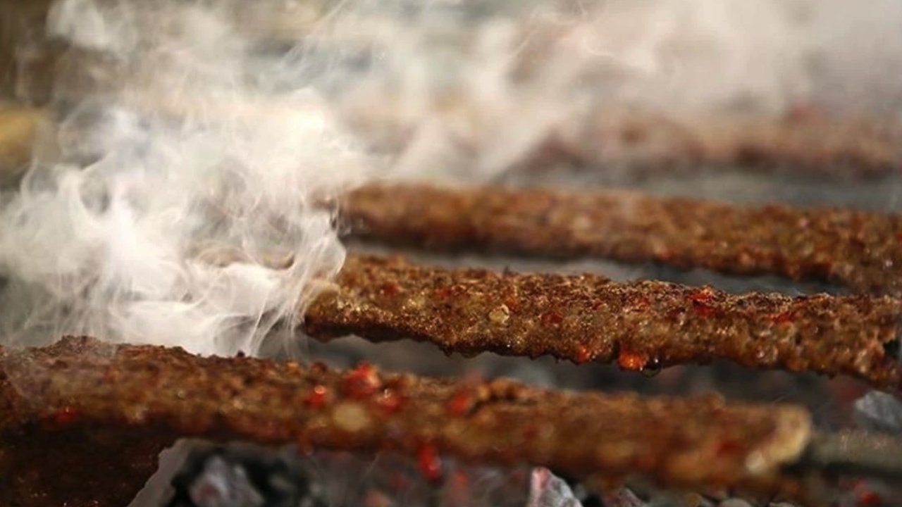 Gaziantep'te 2 Bin Beş Yüz Kişi Kebap Yiyecek...