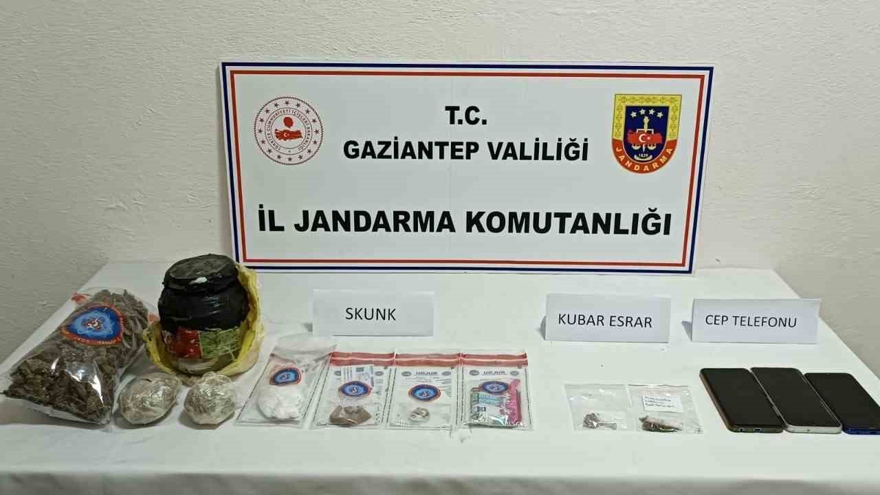 Gaziantep’te jandarmadan şok huzur güven uygulaması: 3 gözaltı