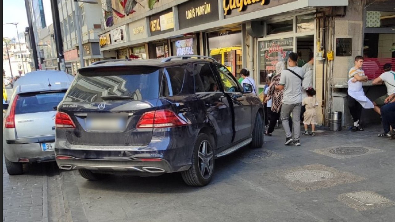 Gaziantep'te Kaldırımlar Yabancı Plakalı Araç İşgali Altında