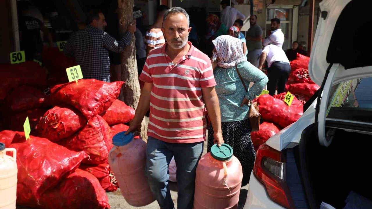 Gaziantep’te salça mesaisi başladı! Salçalık Biberin Kilosu Ne Kadar?