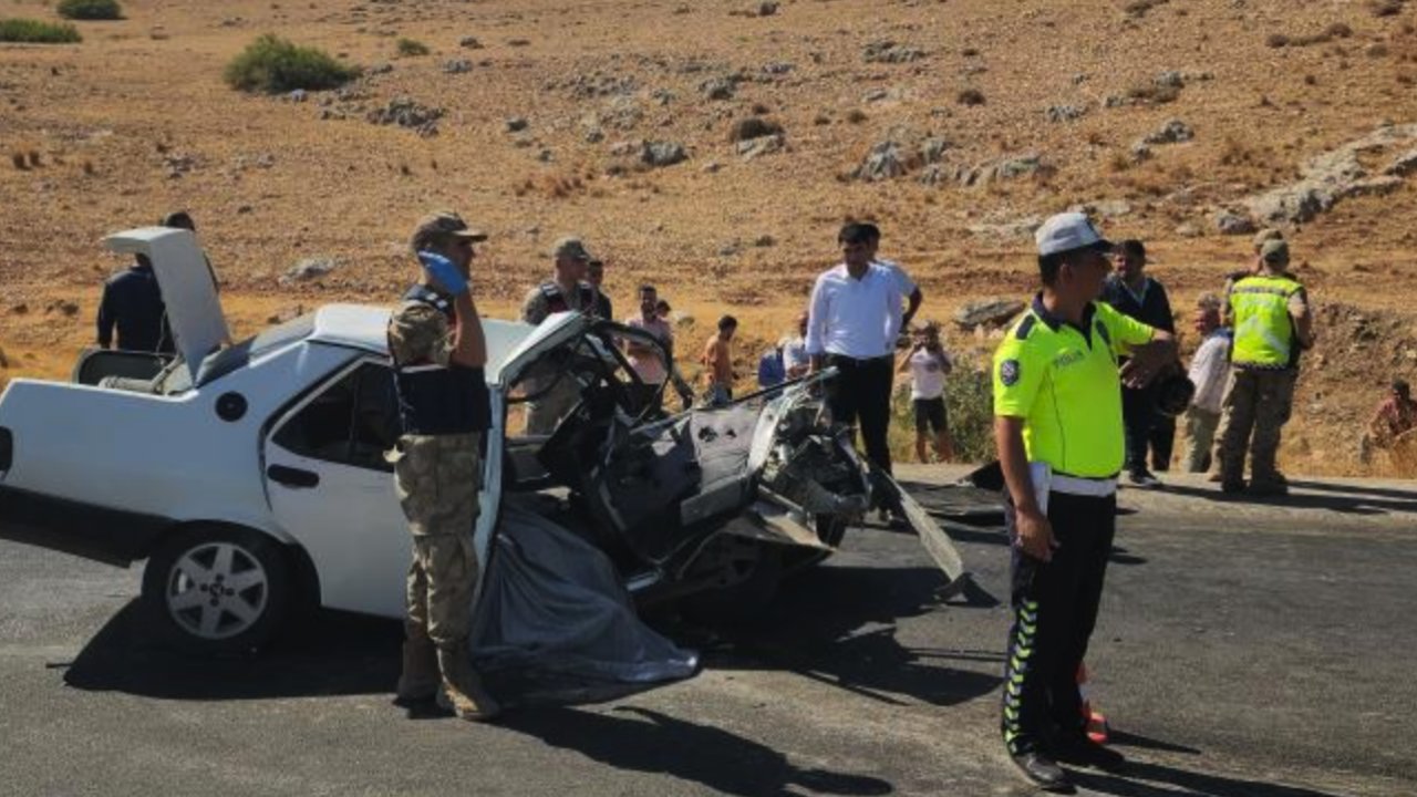 Hatay-Gaziantep Yolunda Hurdaya dönen Fiat Tofaş 1 kişiye mezar oldu