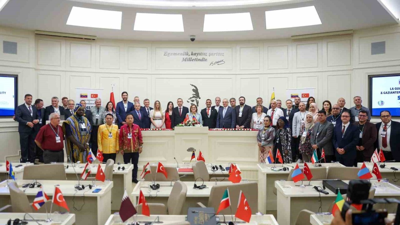 Şahin, kardeş şehir belediye başkanlarıyla bir araya geldi