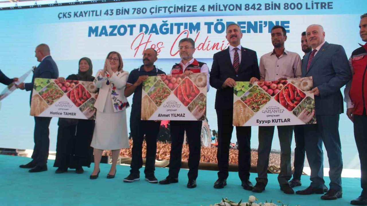 Bakan Yumaklı, Gaziantep’te çiftçiye mazot desteği programına katıldı