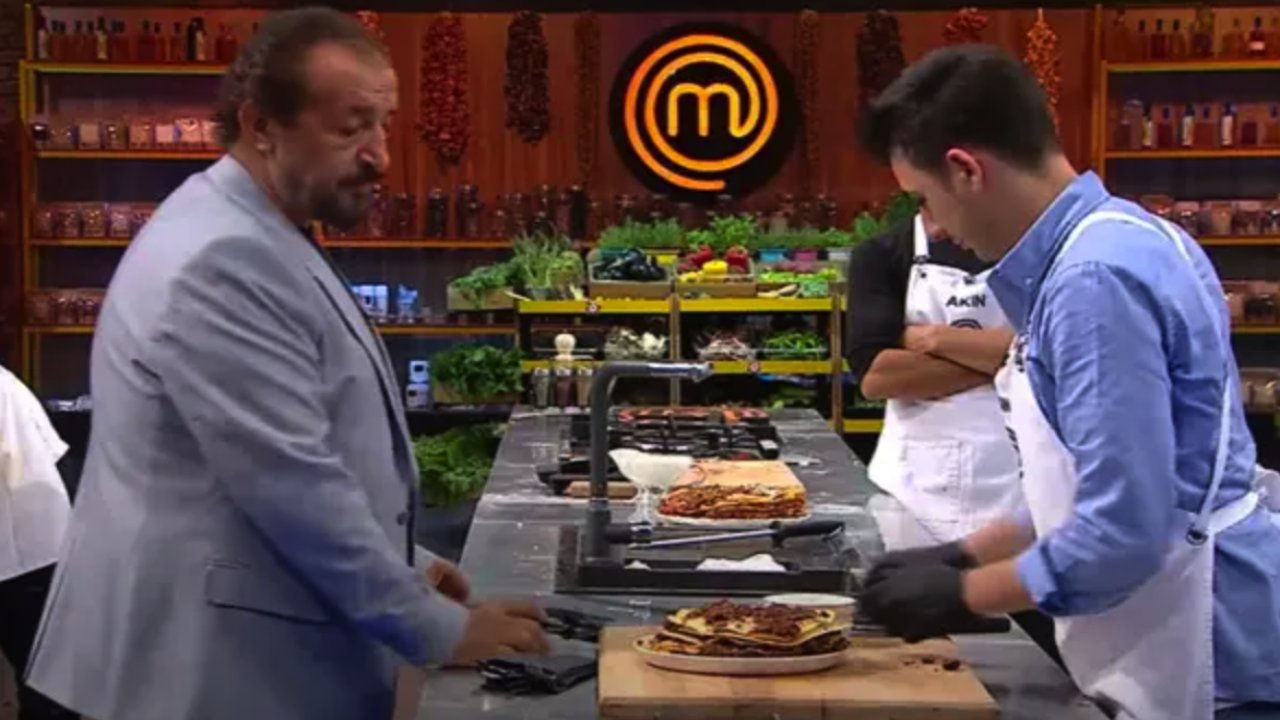 MasterChef'te Gözyaşları! Mehmet Şef'ten Hakan'a Sert Tepki: "Bunun Neresi Yağlama?"