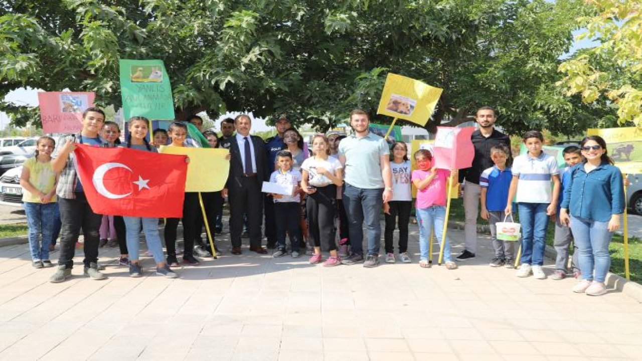 BAŞKAN TAHMAZOĞLU YAYA GEÇİDİ NÖBETİNE KATILDI