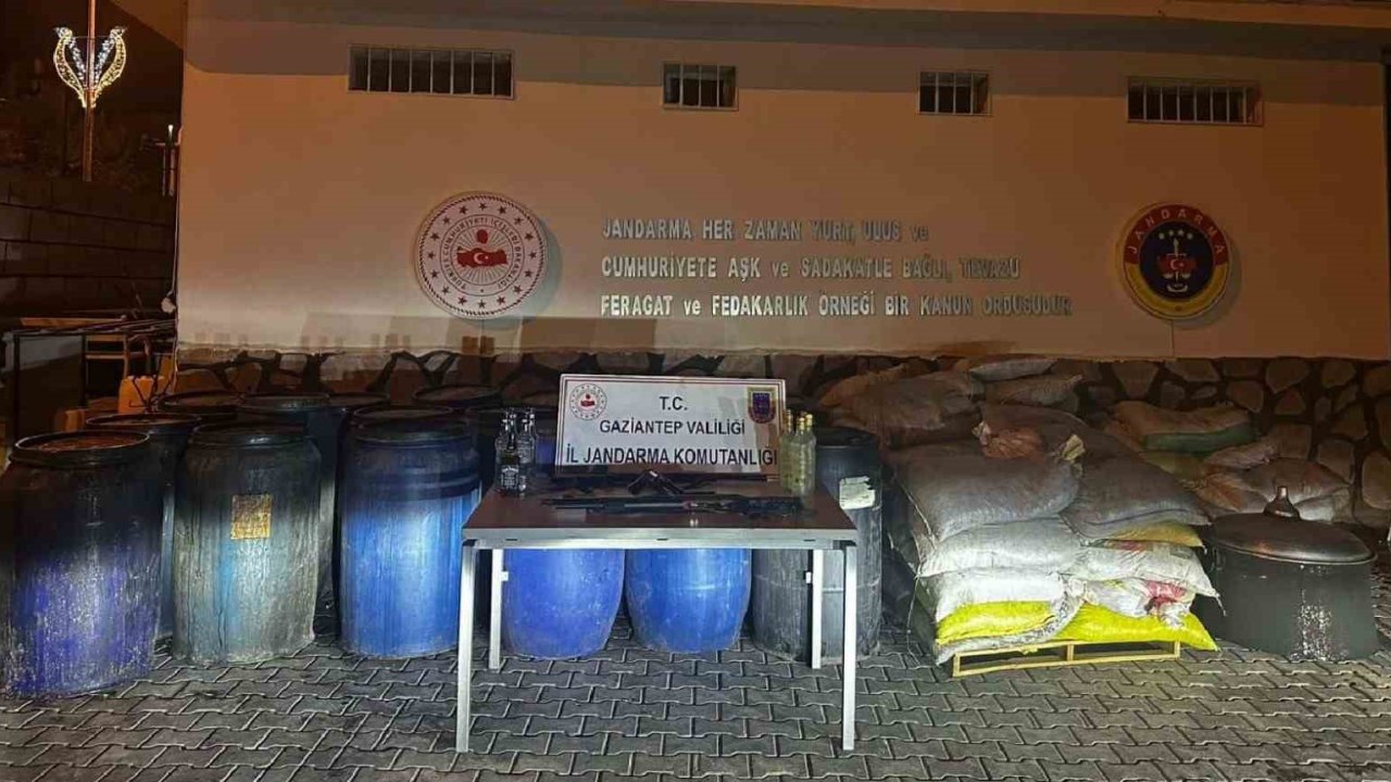 Gaziantep’te 4 bin 500 litre sahte alkol ele geçirildi