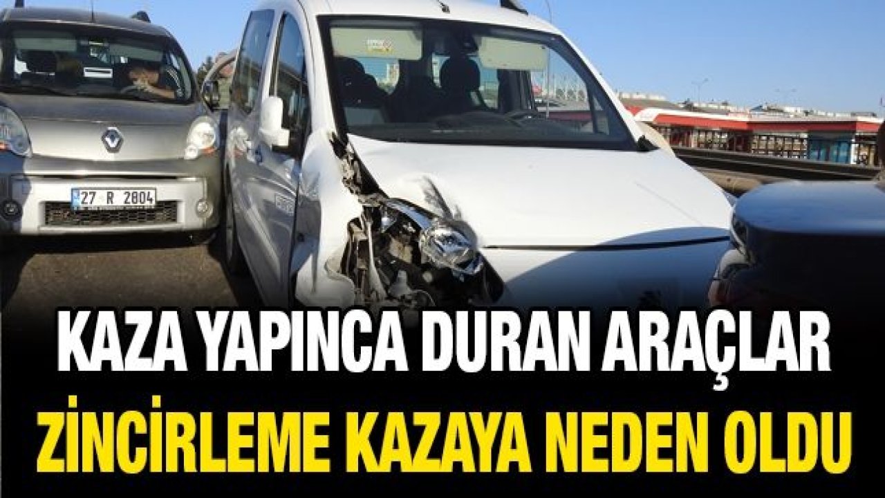 Kaza yapınca duran araçlar zincirleme kazaya neden oldu