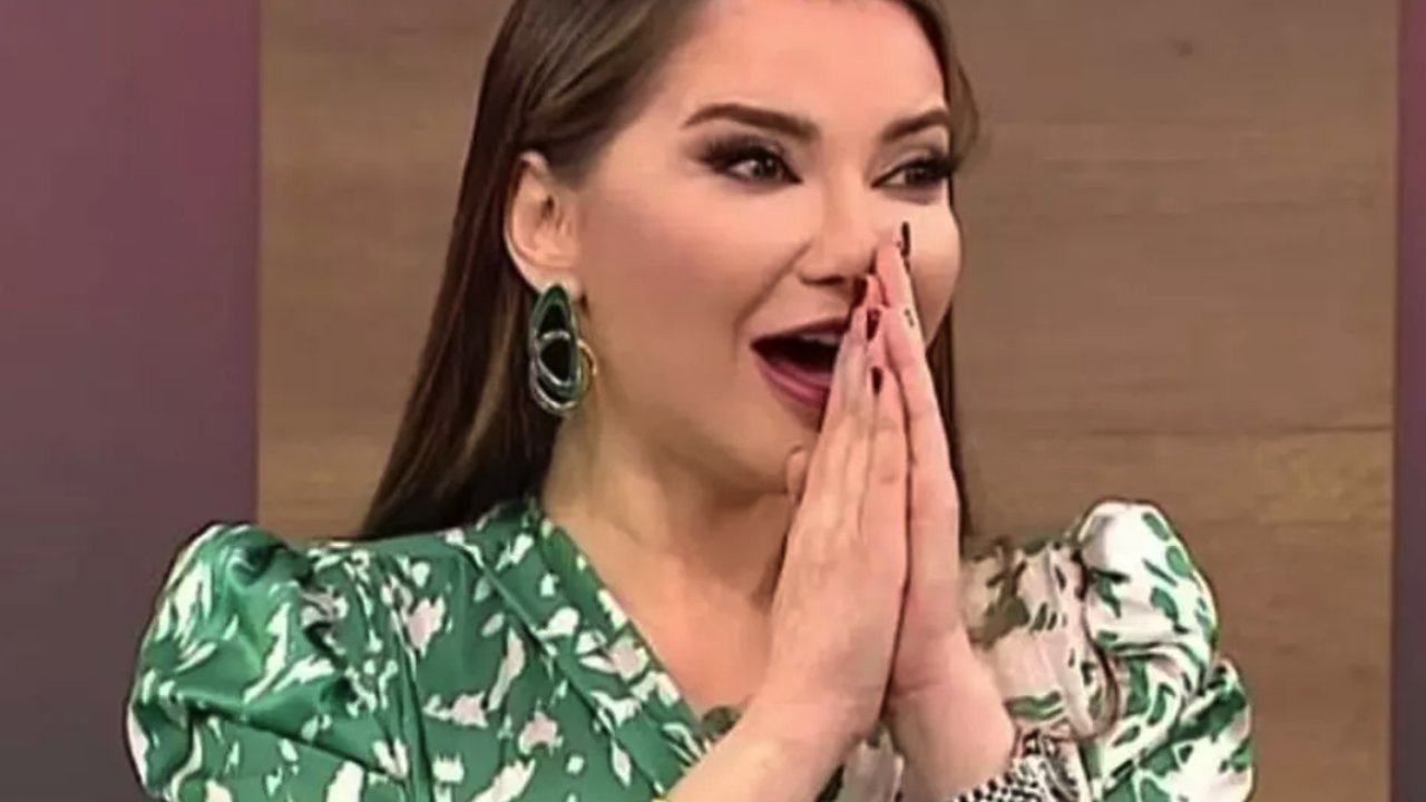 Esra Ezmeci'de Kayınvalide ve Jartiyer Şoku