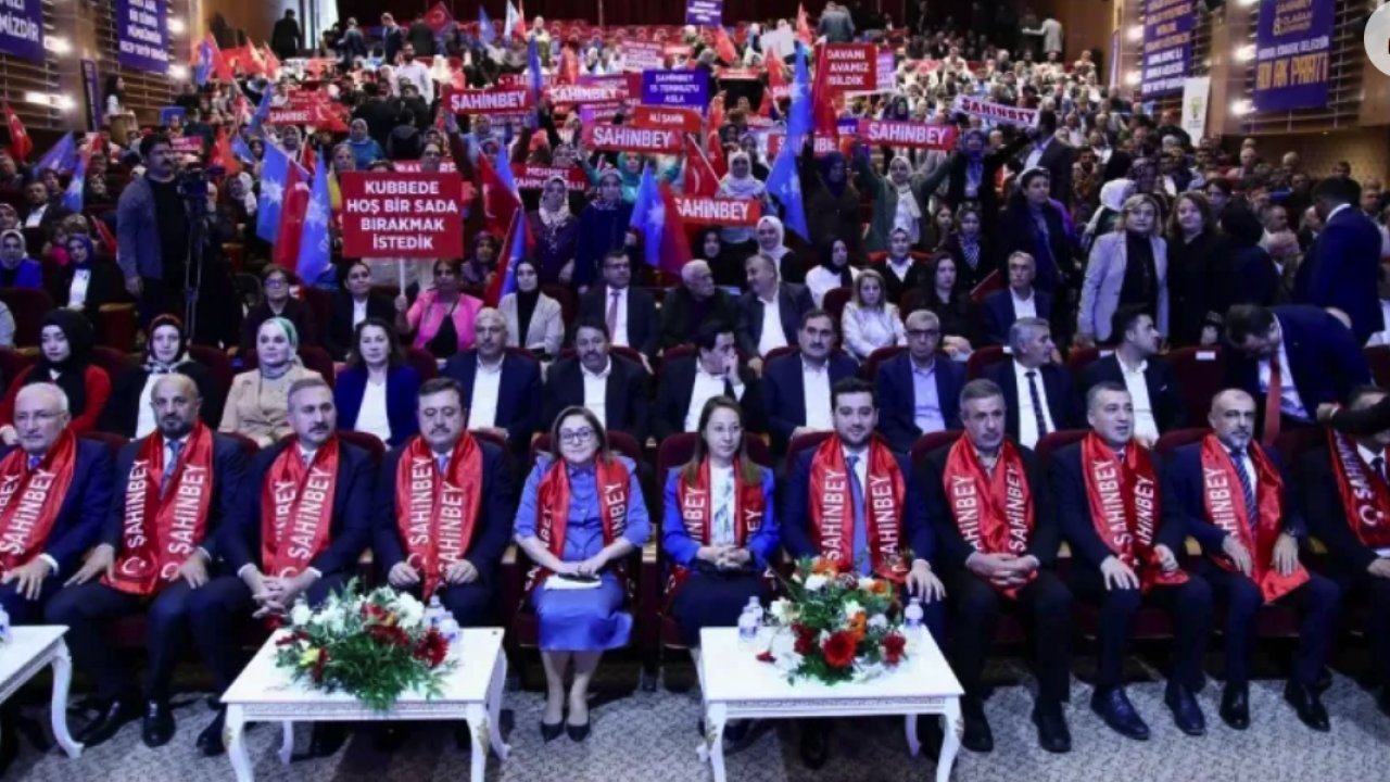 AK Parti Şahinbey'de Mehmet Tiryaki güven tazeledi