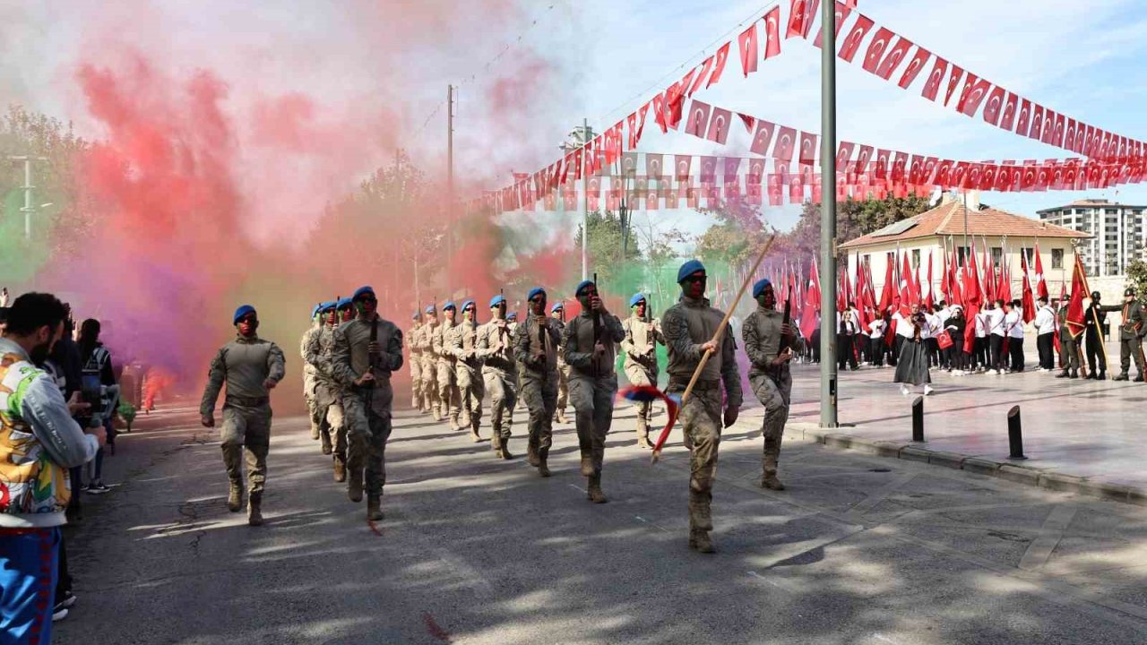 Gaziantep'te komandoların gösterisi nefes kesti