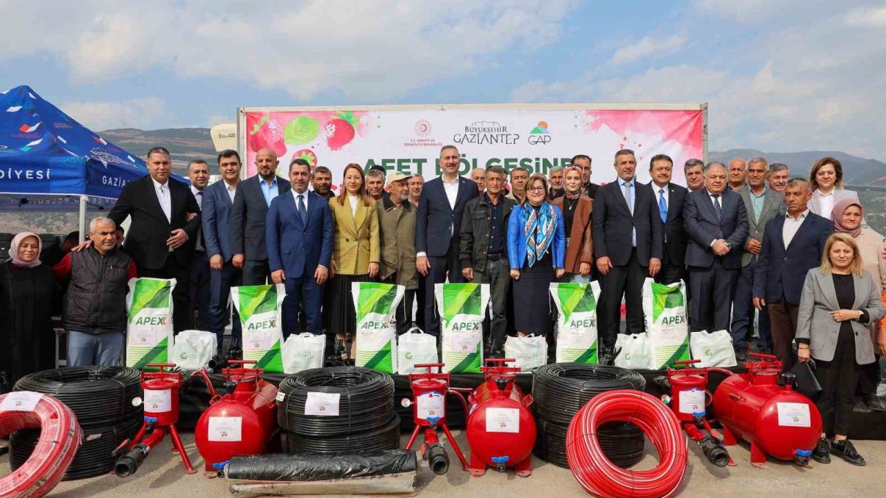 Gaziantep Büyükşehir’den Nurdağı’nda 200 çiftçiye çilek üretimi için destek