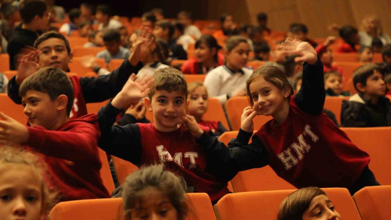 Şehitkamil’den çocuklara tiyatro şenliği