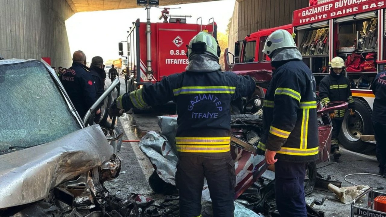 Gaziantep-Kahramanmaraş yolunda feci kaza! Ölü ve Yaralılar Var...