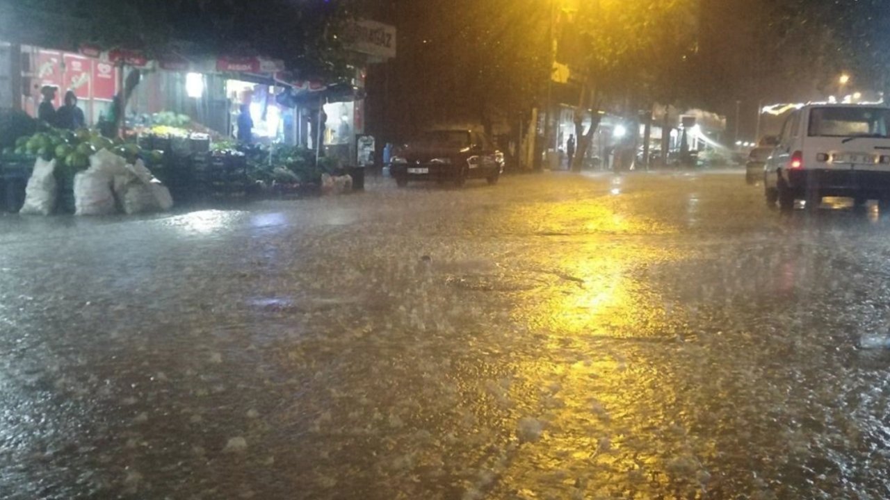 Gaziantep ve ilçelerinde sağanak yağmur etkili oluyor