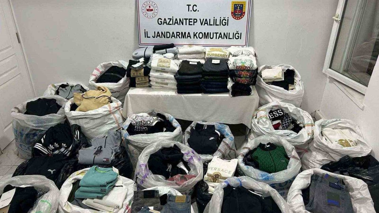 Gaziantep’te Buda Görüldü! 1 milyon 865 bin TL değerinde kaçak kıyafet