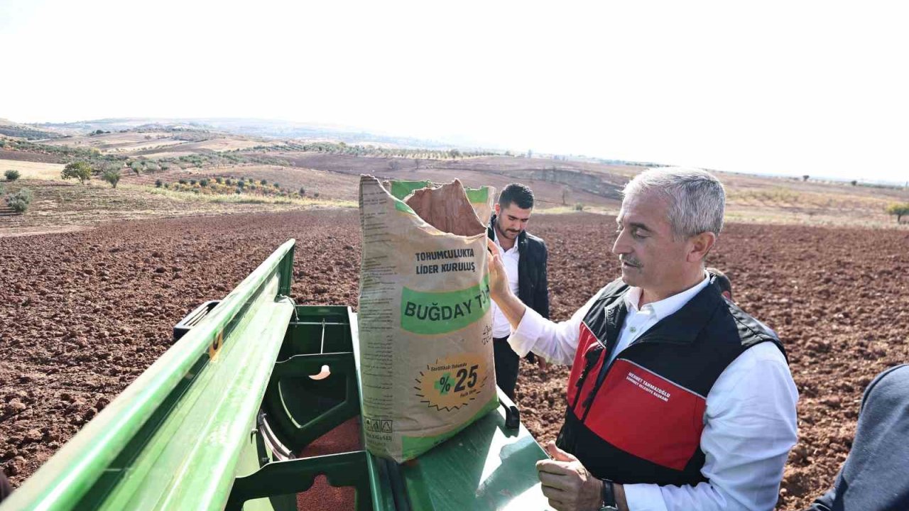 Tahmazoğlu Çiftçilere Desteğiyle Türkiye'ye Örnek Oluyor!