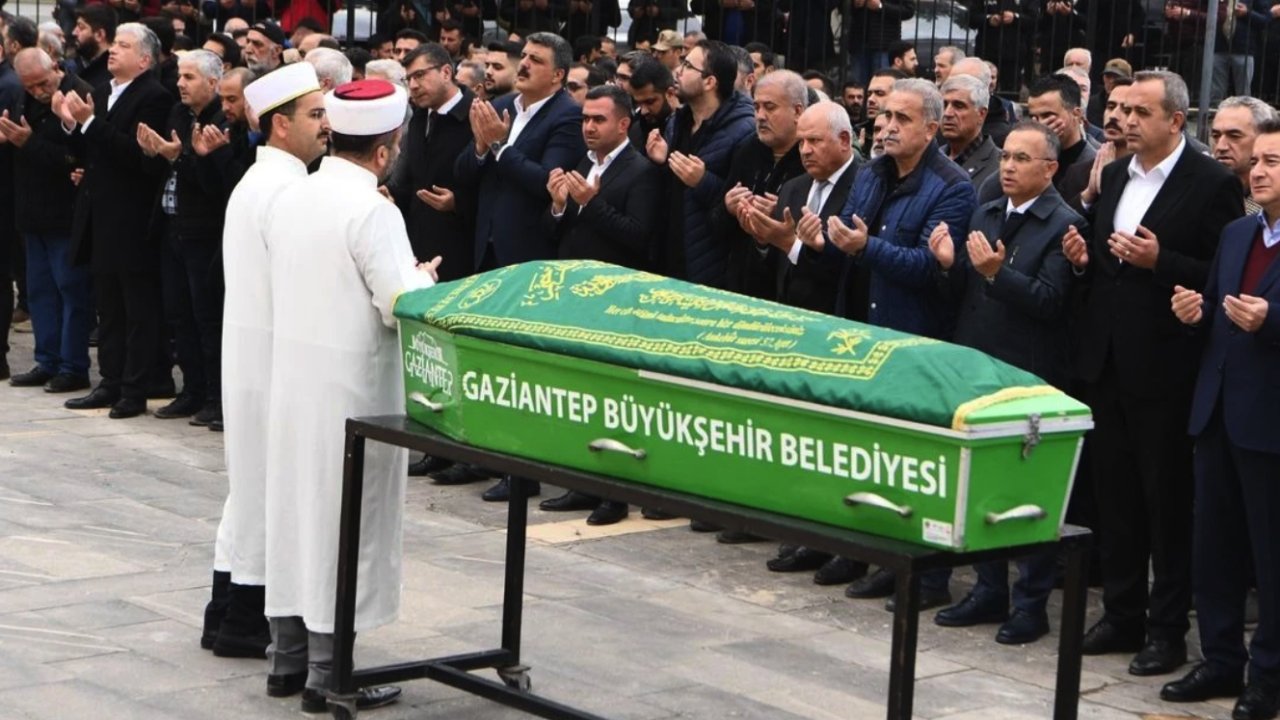 DEVA Partisi Genel Başkanı Babacan cenaze için Gaziantep'e geldi