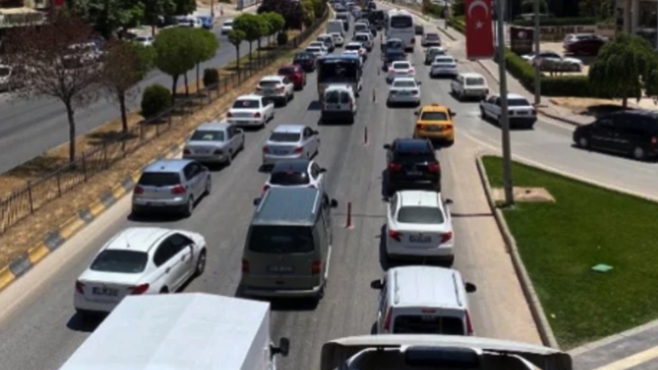 Gaziantep Trafiği'nde Araç Sayısı Rekoru! Bu Yollar Bunu Kaldırmaz