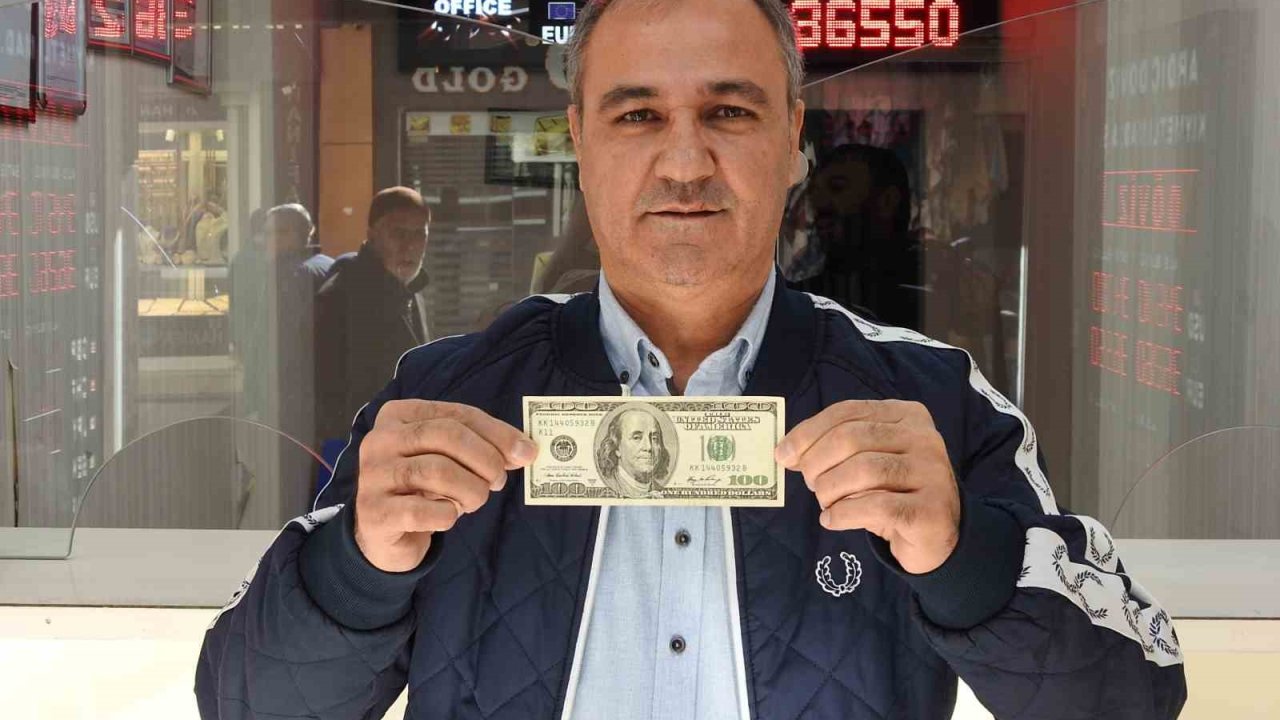 Gaziantep'te Dövizci Tek Tek Anlattı: 'Sahte Dolar Nasıl Anlaşılır?'