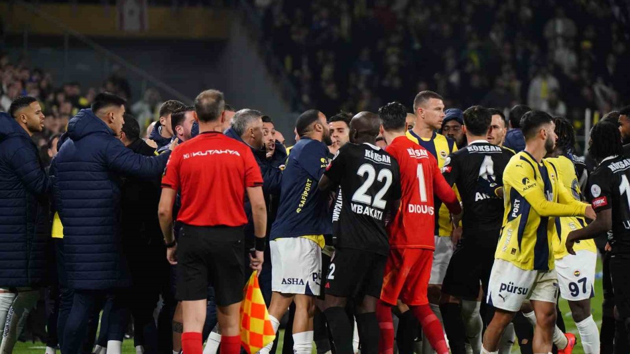 SELÇUK İNAN'DAN ŞOK AÇIKLAMALAR: 'ÜSTÜNDÜK; GAZİANTEP FK FENERBAHÇEYİ YIKABİLİRDİ!'