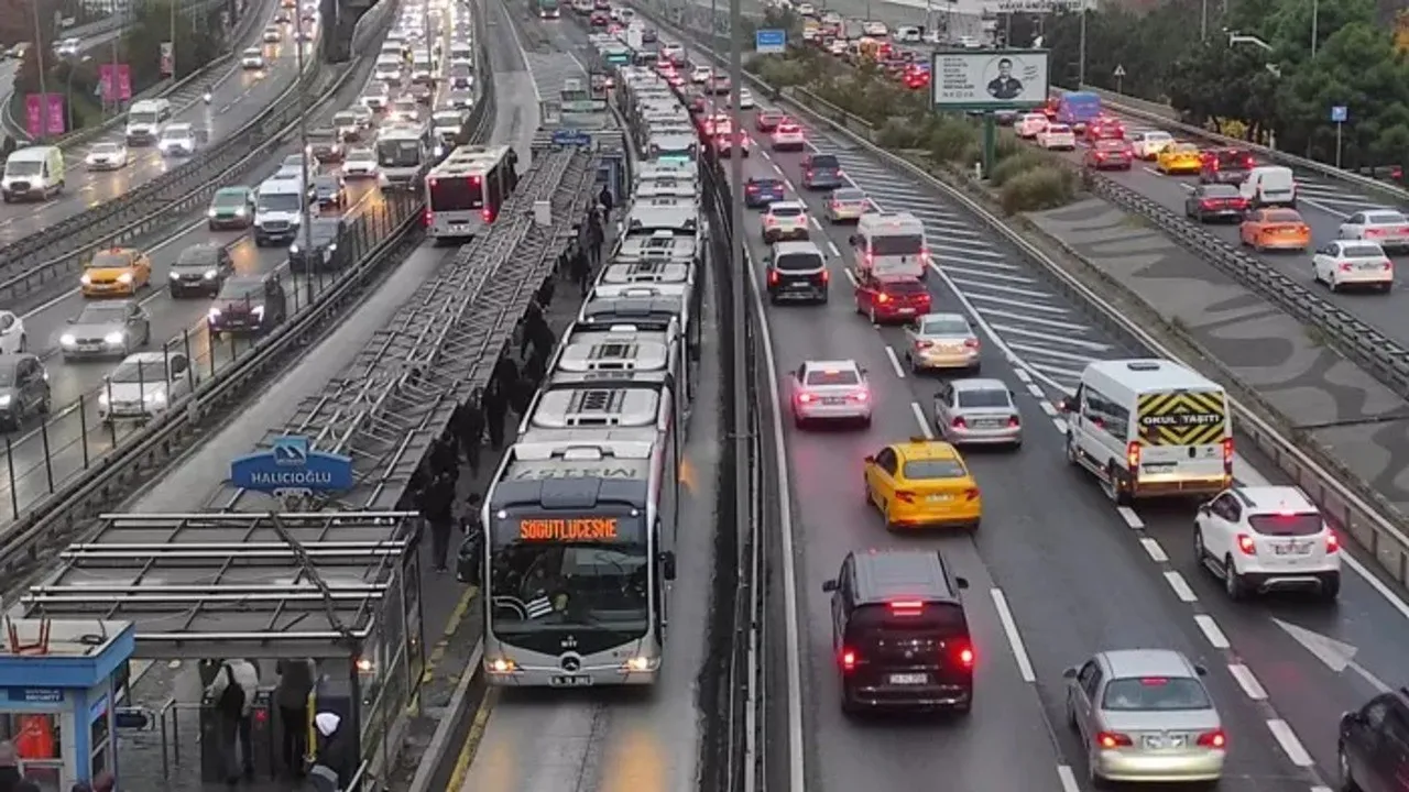 Zorunlu Trafik Sigortasında Büyük Değişiklikler! O gruba yüzde 20 indirim 1 Ocak'tan sonra ise yüzde 10 zam