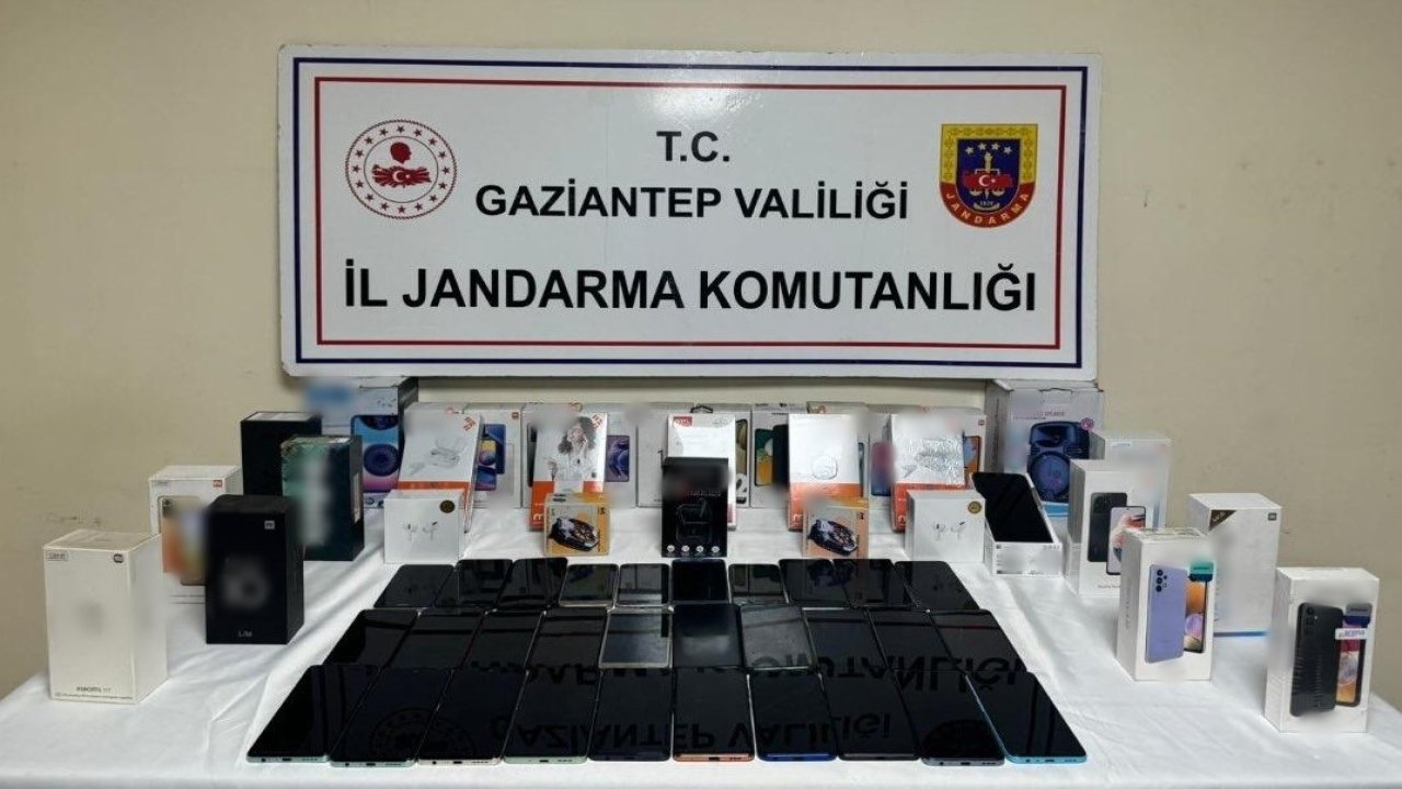 Gaziantep’te milyonluk kaçak telefon operasyonu