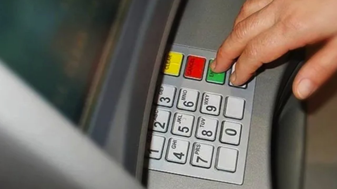 ATM'lerde Yeni Dönem! Bunu Yapanların Kartları Bloke Olacak