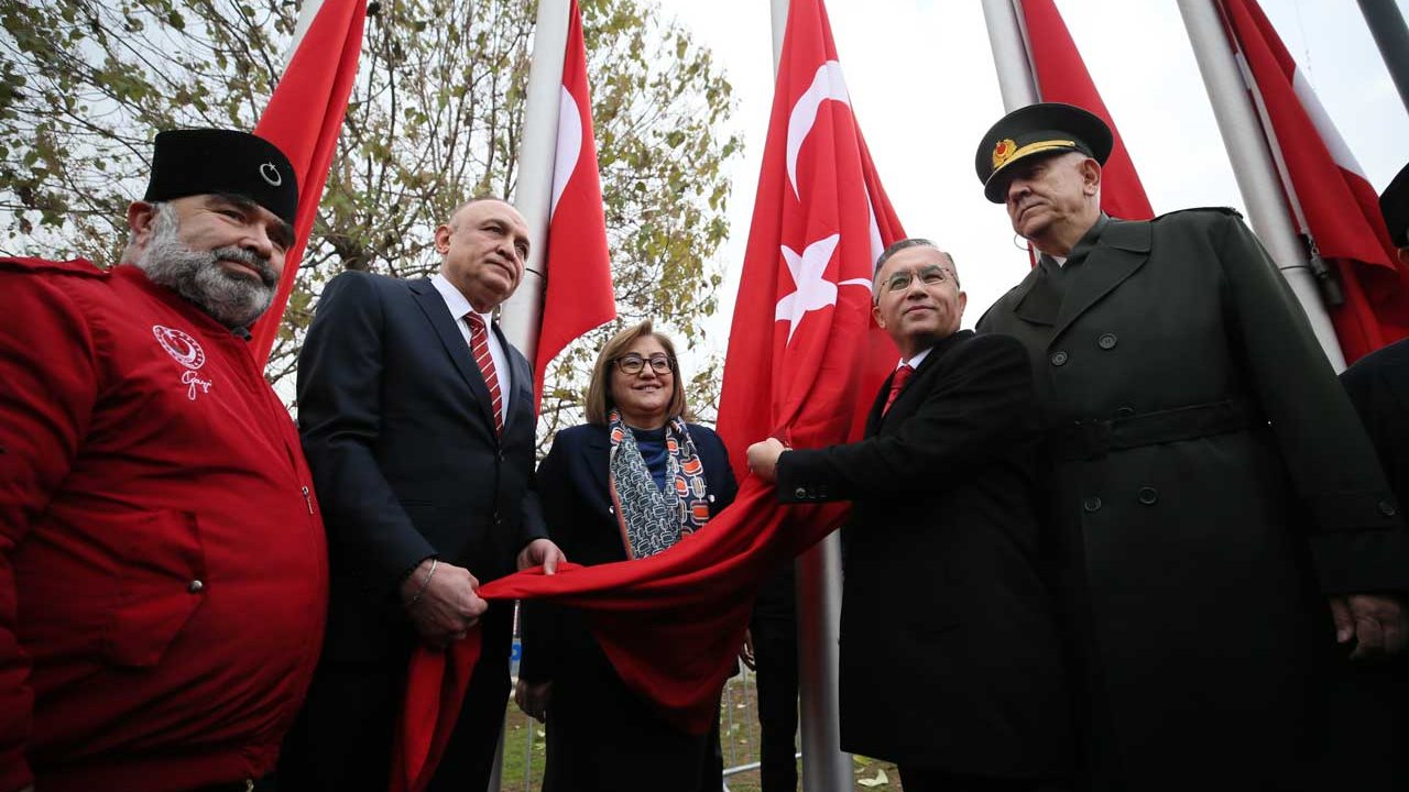 Gaziantep'in düşman işgalinden kurtuluşunun 103. yıl dönümü törenle kutlandı