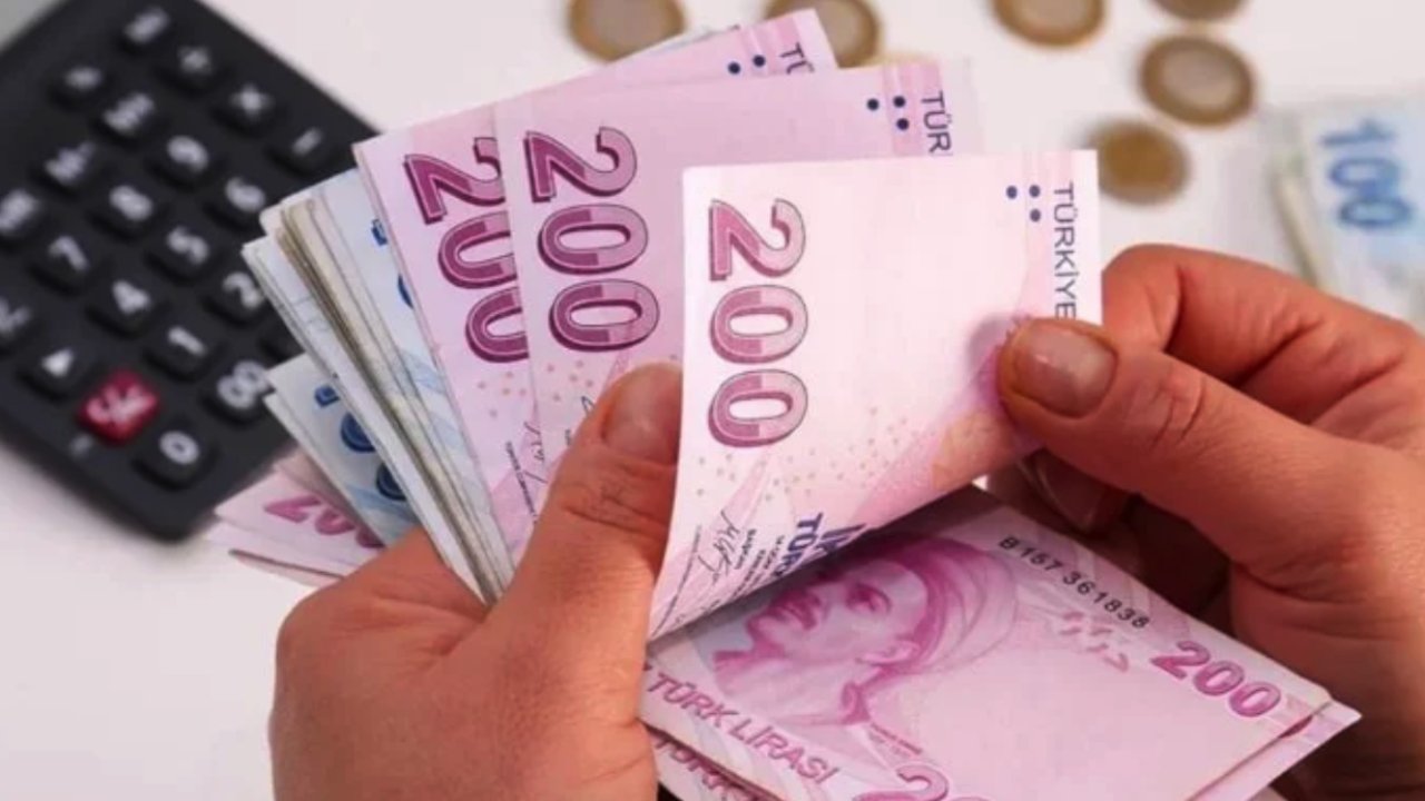 Bankalar Mevduat Faizlerini Düşürdü, İşte 250 Bin TL'nin Getirisi!