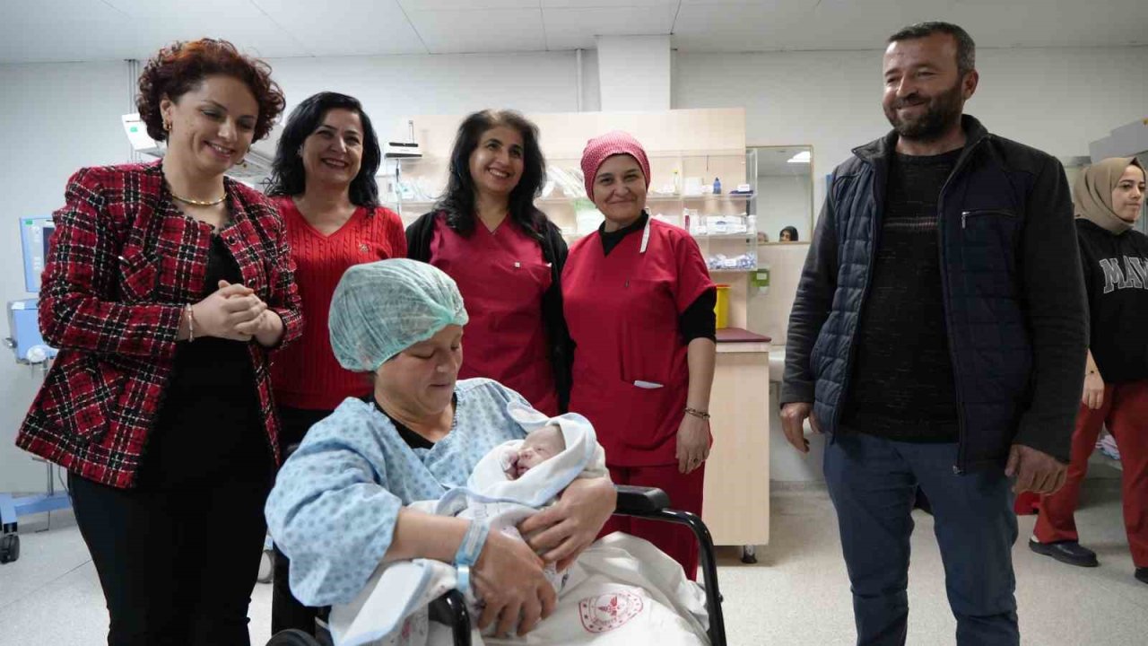 Gaziantep’te yılın ilk bebeğinin İsmi Ökkeş Konuldu