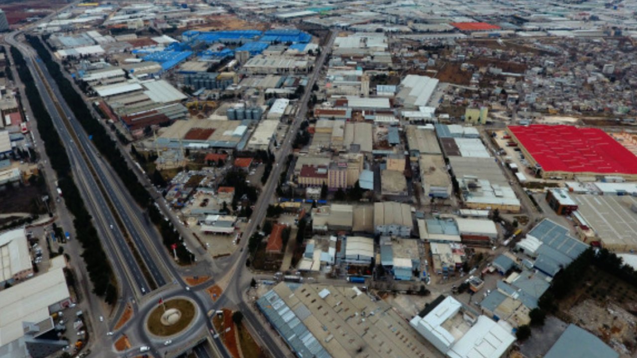 Gaziantep'te Organize Sanayide Fabrika Çatısı Çöktü